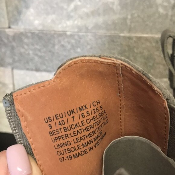 Gentle Souls Best Buckle Chelsea - Picture 9 of 10